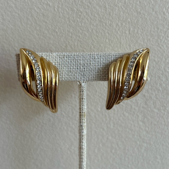 Christian Dior Vintage 80s Goldtone Modernist Large Wing Crystal Clip Earrings - Picture 2 of 9